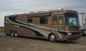 Campingbus für zwei Leute (Roland und Denise), irgendwo am Weg nach Montreal, nördlich Ottawa River, Quebec